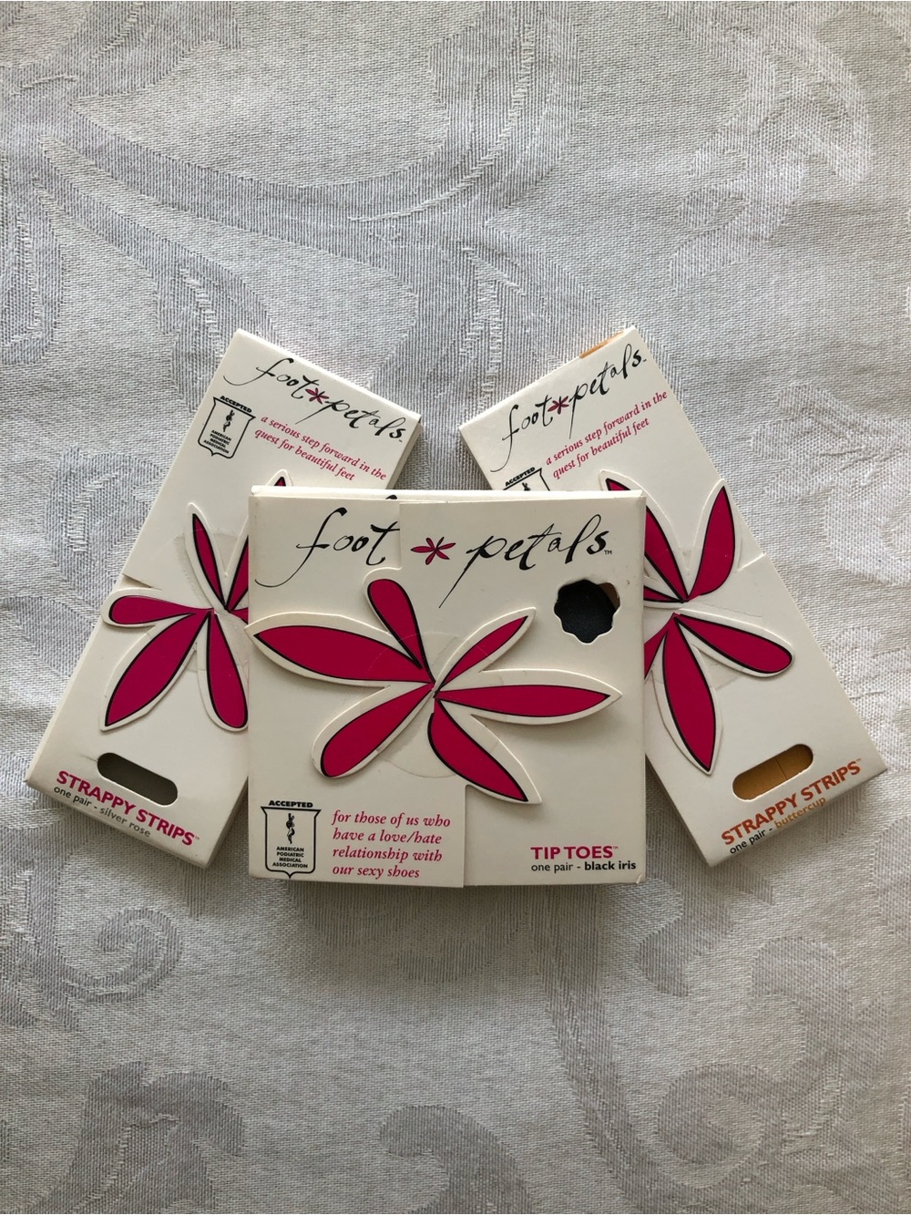NIB Foot Petals Bundle Tip Toes (1 Pair) Strappy Strips (2 Pair) Foot Protectors